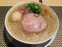 「背脂煮干しそば (700円) +味玉」@らーめん セアブラノ神 壬生本店の写真