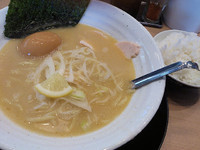 「ランチセットA（味玉ラーメン+ライス）」@モミジの写真