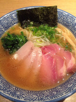 「芳醇香味そば(醤油)+チャーシュー」@麺屋 一燈の写真