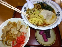 「しょうゆラーメン（350円）+ミニ豚丼（250円）」@山田うどん食堂 ひたちなかインター店の写真