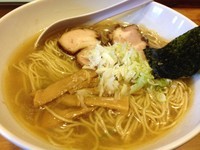 「塩らあめん（細麺、大盛り、のーまる）」@本格鶏豚汁麺 やくみやの写真