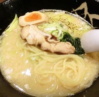 「とり白湯ラーメン＋餃子5個＋ライス無料(680円＋250円)」@らー麺 武蔵の写真