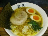 「醤油ラーメン+味玉」@豪天の写真