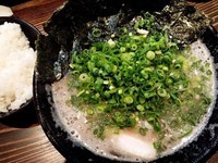 「ランチセット（ラーメンの葱多め）＋海苔」@博多一双 博多駅東本店の写真