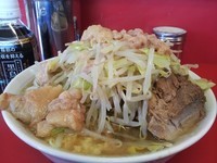 「小ラーメン豚入り￥750 ニンニクアブラ」@ラーメン二郎 茨城守谷店の写真