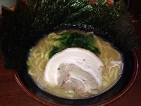 「ラーメン　+　のり」@横浜家系ラーメン本郷家の写真