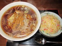 「らーめん＋半チャーハン　690円（ランチ）」@中華ダイニング いい田の写真