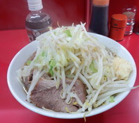 「ラーメン（650円）ヤサイニンニク」@ラーメン二郎 松戸駅前店の写真