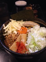 「カレーまぜそば大盛 800円＋とろけるチーズ 100円」@狼煙 〜NOROSHI〜の写真