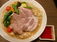 「温野菜と芽キャベツの白味噌らーめん＋煮干しラー油」@INOSHOWの写真