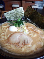 「醤油豚骨ラーメン」@一合舎 前橋店の写真
