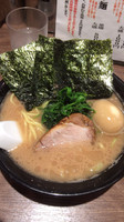 「味玉ラーメン、サービスライス」@麺達 うま家の写真