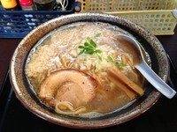 「濃厚煮干し中華そば (太麺、背脂1ランク)」@にぼ兄弟の写真