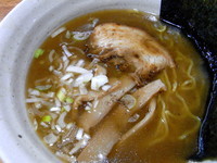 「うわさの醤油らーめん」@麺や 新のすけの写真