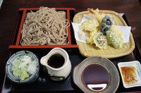 「天ざるそば大盛(1700円)馬刺(800円)」@本格手打ちそば処 やまが育蔵の写真