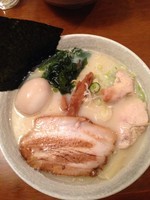 「煮干鶏豚（トリビュート）ラーメン  限定」@煮干専門 中華そば 平八の写真