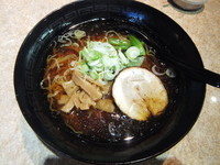 「醤油らーめん500円(味濃い目＆こってり＆ニンニク)」@麺王 柏東口店の写真