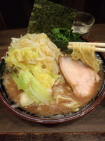 「キャベツともやしラーメン800円」@神田ラーメン わいず 神田本店の写真
