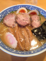 「特製ラーメン+大盛り」@中華そば 青葉 御徒町店の写真