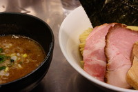 「特製つけ麺（醬油、中盛無料）」@麺処 ほん田 東京駅一番街店の写真