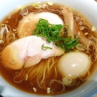 「味玉醤油ラーメン」@ラーメン屋 トイ・ボックスの写真
