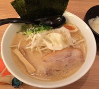 「濃厚とんこつ醤油ラーメン＋Aセットライス（￥690＋￥20）」@つけ麺らーめん春樹 二俣川店の写真