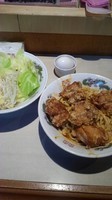 「汁なしタンタン麺鶏唐ボンバー　900円」@DEBU SOBA REPUBLIC 北部市場店の写真