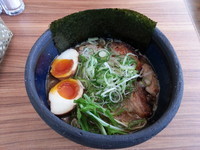 「豚骨醤油ラーメン」@俺の創作らぁめん 極や 麹町支店の写真