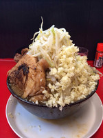 「小ラーメン(300g)￥680＋炙り豚￥100ニンニク増し」@豚男 -BUTAMEN-の写真