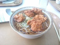 「かけそば大盛り+ざんぎ」@ラビットの写真