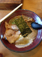 「とんこつ醤油ラーメン➕半トロ肉チャーシュー➕麺硬め(太麺)➕半ラ」@らぁめん さなだ 市原店の写真