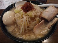 「白豚骨醤油“白狼”　※やさい増し　＋味玉：サービス」@New old style ゆいが 三郷店の写真