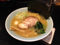 「ラーメン 並 醤油」@松波家の写真