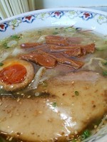 「特選塩そば1000円－ｸｰﾎﾟﾝ100円＝900円」@春木屋 めんめんの写真