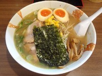 「しおらいおん（800円）＋味玉（100円）」@らーめん治 らいおん 百草店の写真