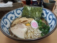 「【限定】生スルメイカと煮干しの清湯醤油そば\750」@㐂九家の写真