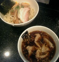 「ワンタンつけめん＋味付け玉子」@中野汁場 進化の写真