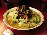 「ラーメン豚2枚 + ニラキムチ」@ラーメン二郎 湘南藤沢店の写真