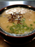 「博多らーめん　ばりかた　替え玉ばりかた」@博多らーめん 万々の写真