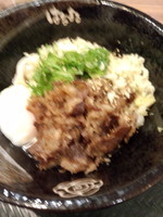 「牛肉温玉ぶっかけ（小・冷）400円」@はなまるうどん 北千住東口学園通り店の写真