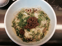 「汁なし坦々麺＋温泉卵」@すずらん亭の写真