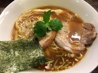 「醤油 中華そば」@中華そば こむぎの写真