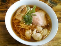 「醤油わんたん麺 ￥850」@飯田商店 湯河原本店の写真