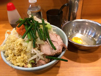 「本日限定超サイヤ人＋プチ二郎650円＋生たまご50円＋しょうが5」@ラーメン二郎 八王子野猿街道店2の写真