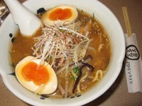 「冬味噌らーめん　800円＋双子の味玉　100円」@与ろゐ屋の写真