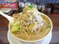 「がっつりもやしらーめん　８５０円＋大盛（１．５玉）１００円」@麺処 暁の写真