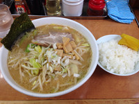 「味噌ラーメン（大盛り）750円＋150円」@赤レンガの写真