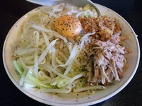 「汁なし麺　（大盛り：サービス券）」@麺とび六方の写真