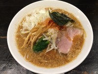 「背脂煮干しらぁ麺 700円」@背脂煮干中華そば 心やの写真