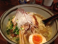 「鶏そば（塩） 750円＋生ビール」@麺屋 いしいの写真